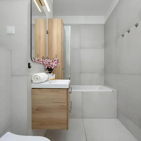 Daire Modern With Balcony & Parking Mokotow By Renters Varşova