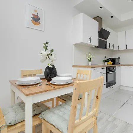 Modern With Balcony & Parking Mokotow By Renters Daire Varşova