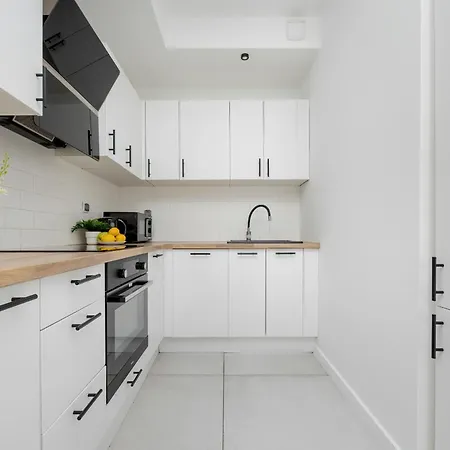 Modern With Balcony & Parking Mokotow By Renters