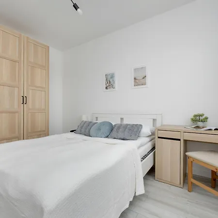 Daire Modern With Balcony & Parking Mokotow By Renters Varşova