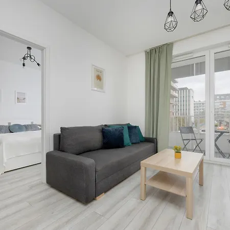 Modern With Balcony & Parking Mokotow By Renters * ワルシャワ