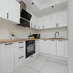 Appartamento Modern With Balcony & Parking Mokotow By Renters Varsavia