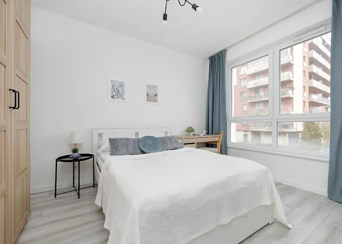 Modern With Balcony & Parking Mokotow By Renters Apartamento Varsóvia